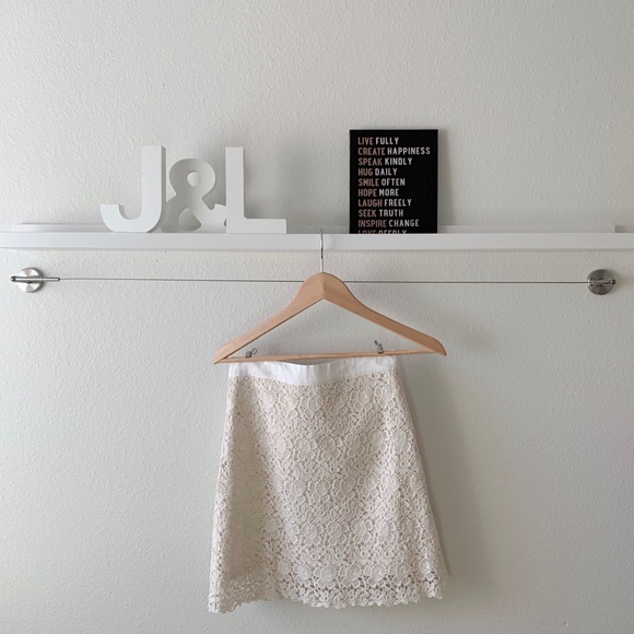 LOFT Dresses & Skirts - Lace cream skirt